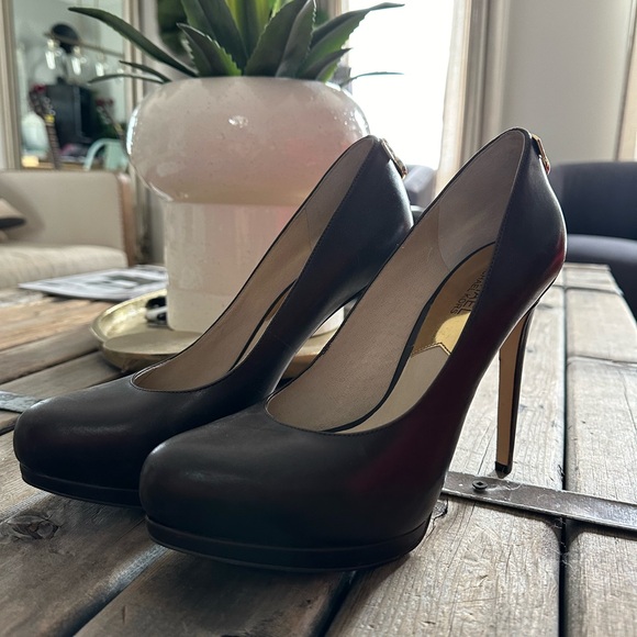 Brown Michael Kors heels - Picture 4 of 10